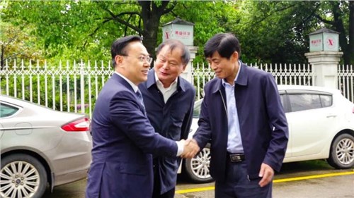 湖南師范大學(xué)校長(zhǎng)劉仲華院士、副校長(zhǎng)唐賢清一行蒞臨集團(tuán)益陽(yáng)茶廠調(diào)研指導(dǎo)
